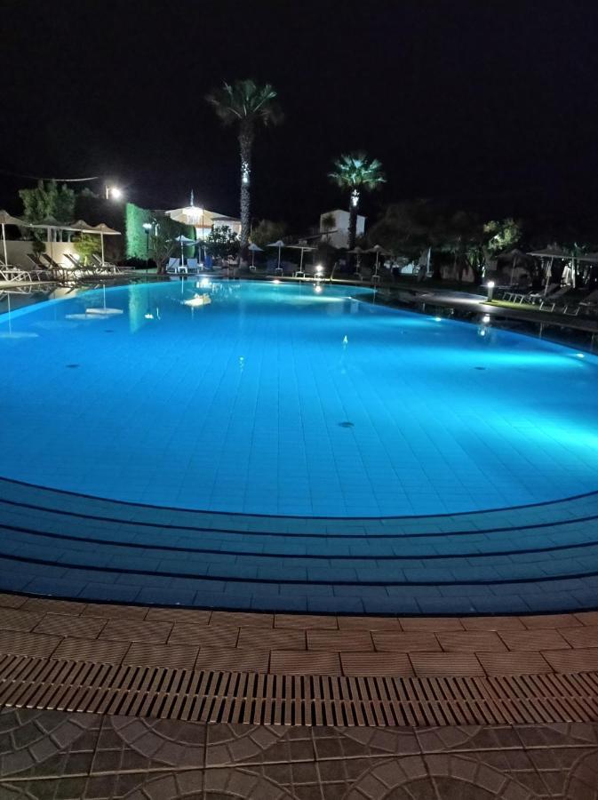 Ninos On The Beach Hotel Roda  Dış mekan fotoğraf